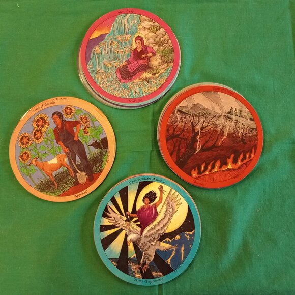 Daughters of the Moon Tarot Deck - Picture 5 of 7